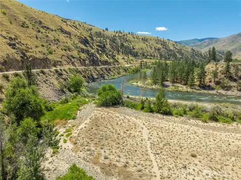 164 Burma Road Pateros WA 98846