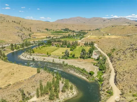 164 Burma Road Pateros WA 98846