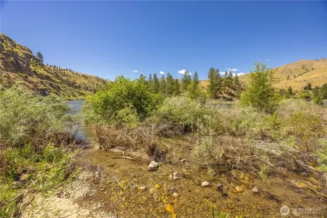 164 Burma Road Pateros WA 98846