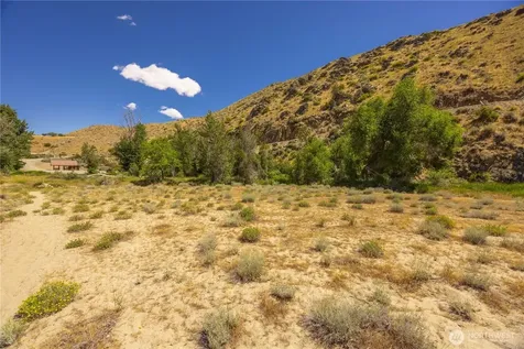 164 Burma Road Pateros WA 98846