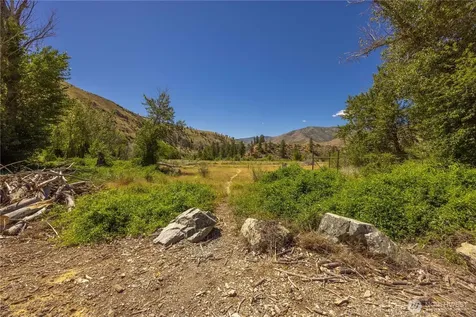 164 Burma Road Pateros WA 98846