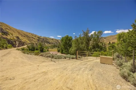 164 Burma Road Pateros WA 98846