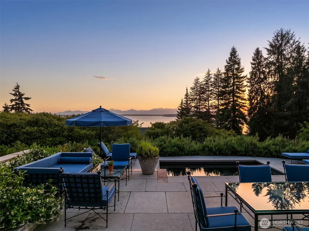 36 NW Cherry Loop Drive Shoreline WA 98177