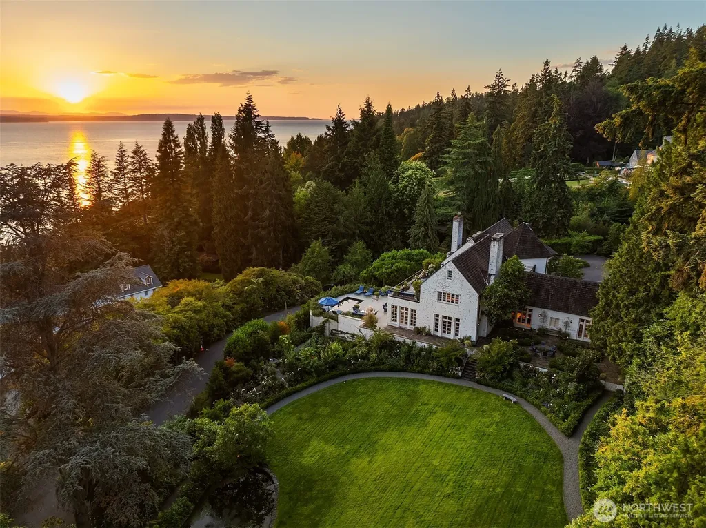36 NW Cherry Loop Drive Shoreline WA 98177