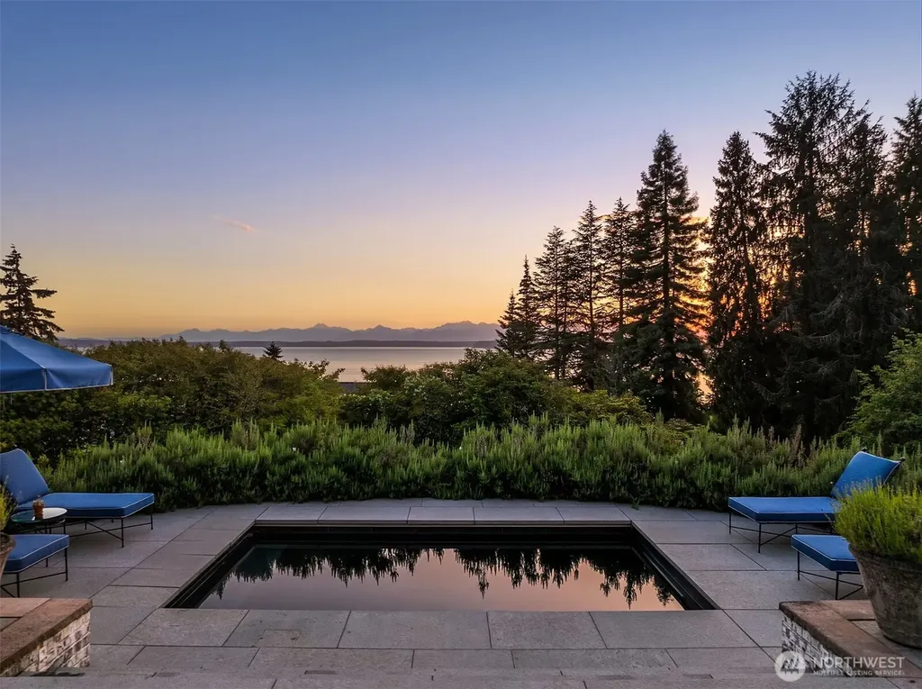36 NW Cherry Loop Drive Shoreline WA 98177