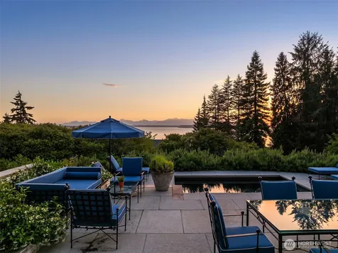 36 NW Cherry Loop Drive Shoreline WA 98177