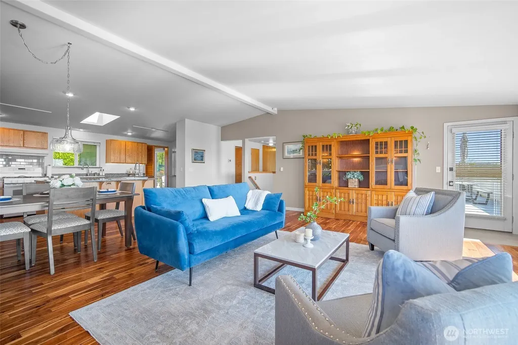 8037 Chinook Way Blaine WA 98230