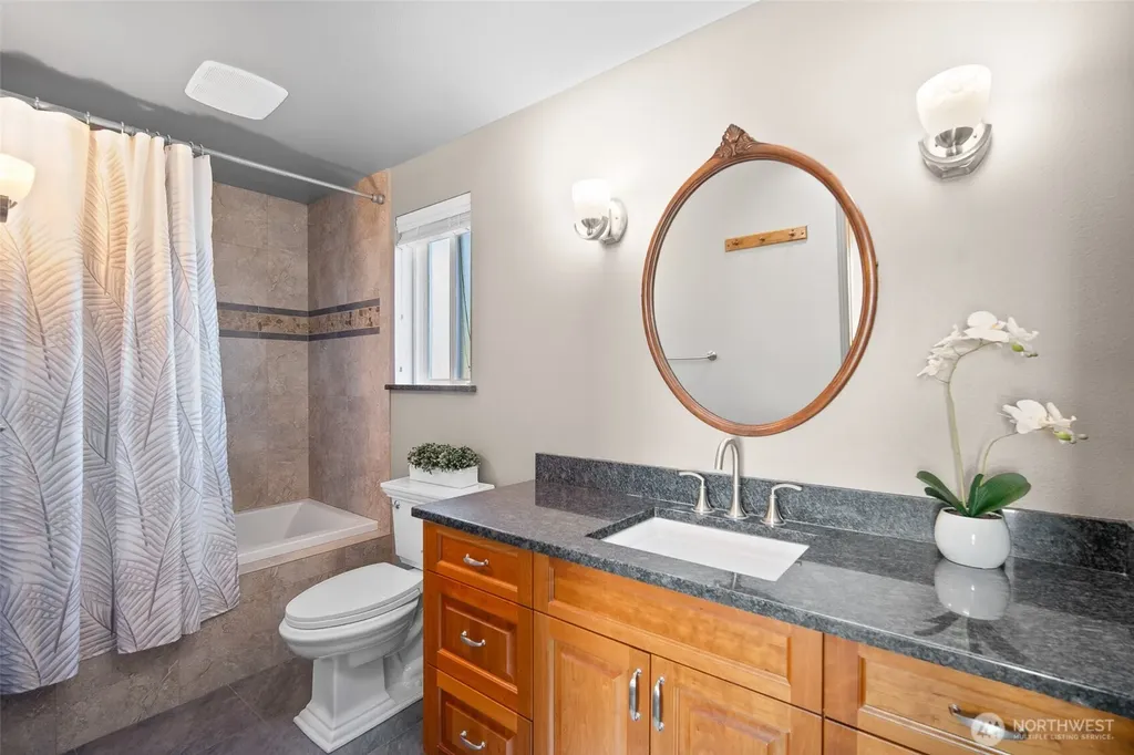 8037 Chinook Way Blaine WA 98230