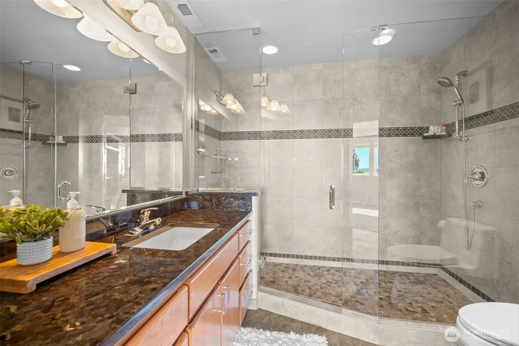 8037 Chinook Way Blaine WA 98230