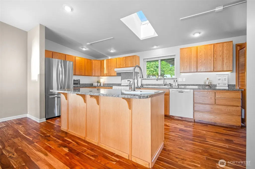 8037 Chinook Way Blaine WA 98230