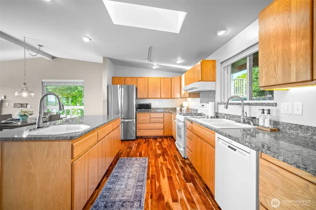 8037 Chinook Way Blaine WA 98230