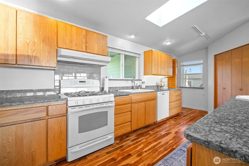 8037 Chinook Way Blaine WA 98230