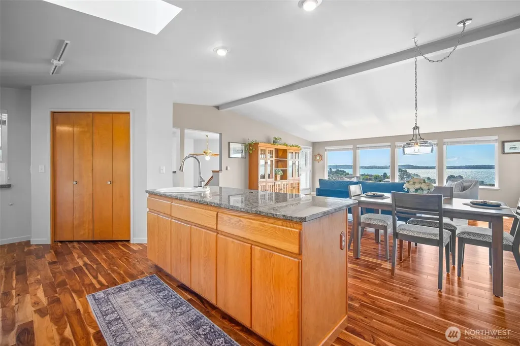 8037 Chinook Way Blaine WA 98230