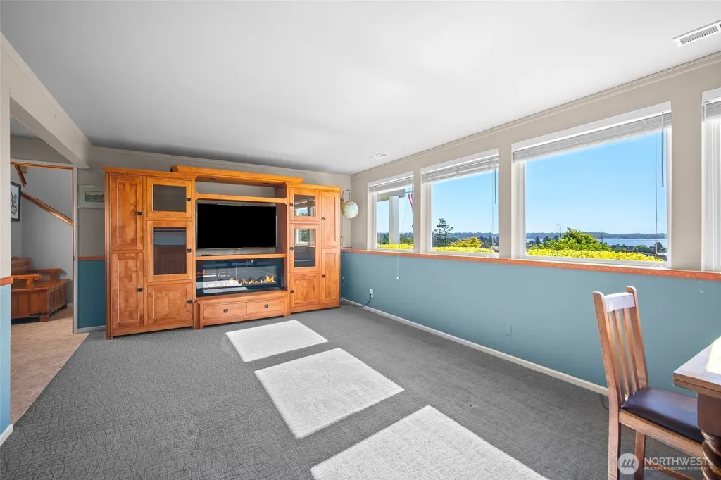8037 Chinook Way Blaine WA 98230