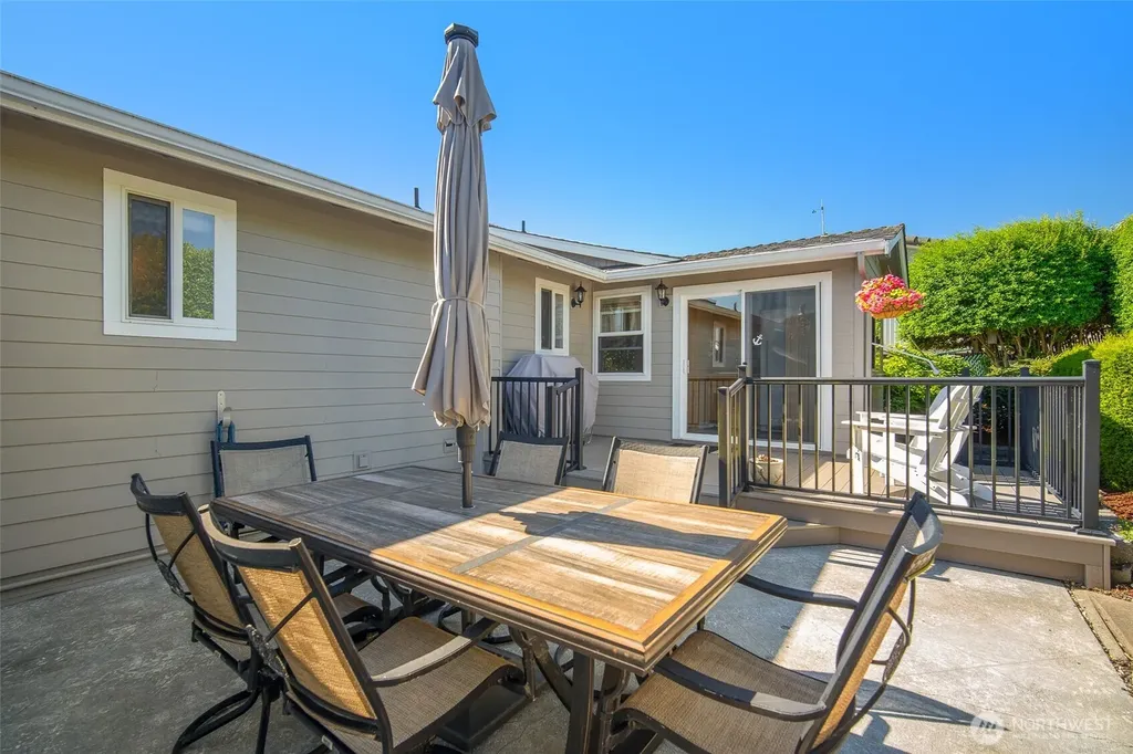 8037 Chinook Way Blaine WA 98230