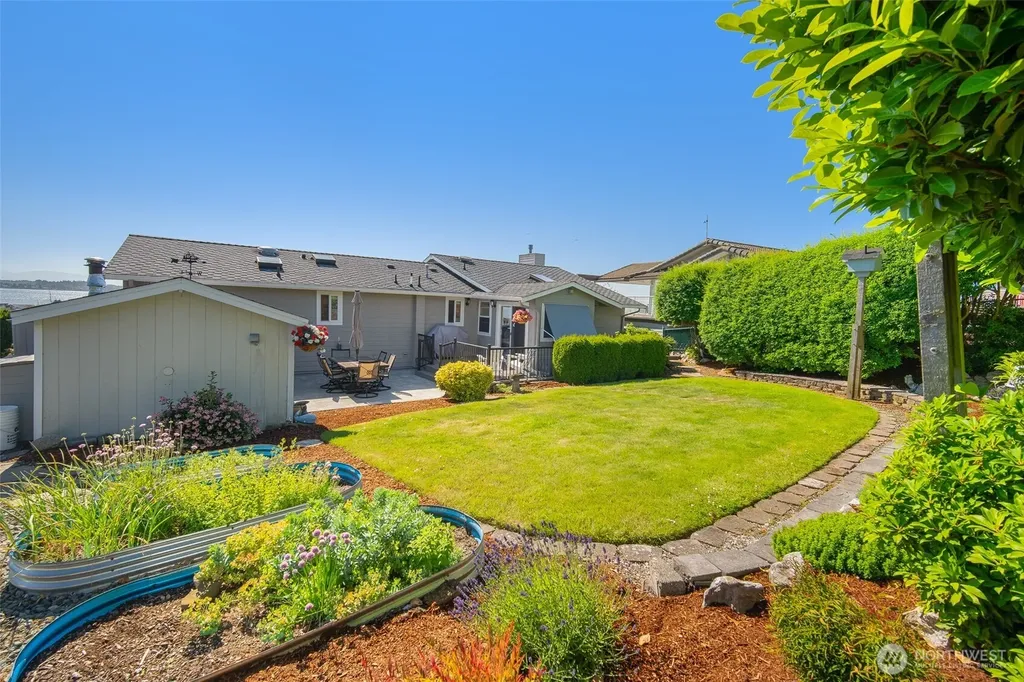 8037 Chinook Way Blaine WA 98230