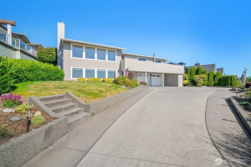 8037 Chinook Way Blaine WA 98230