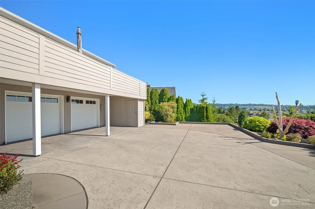8037 Chinook Way Blaine WA 98230