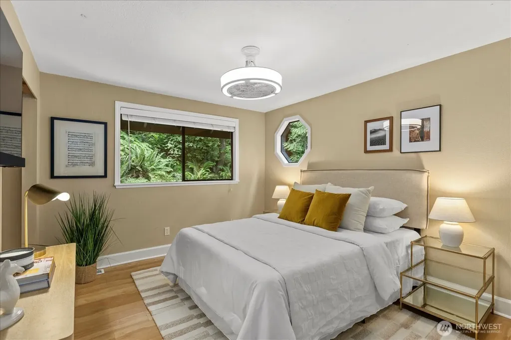 16216 N Meadowdale Road Edmonds WA 98026