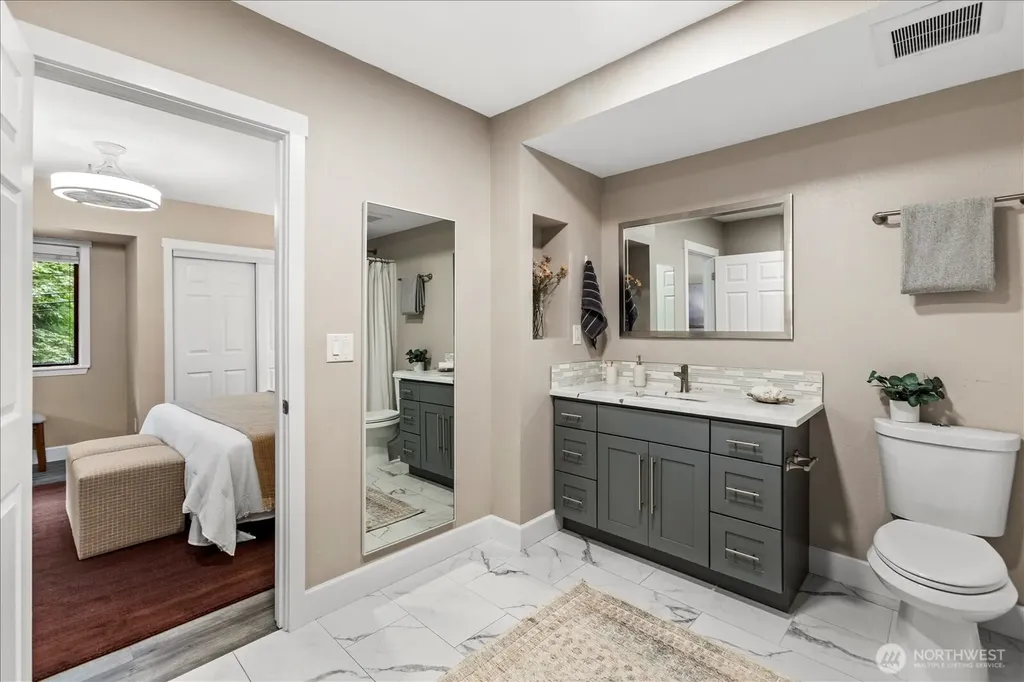 16216 N Meadowdale Road Edmonds WA 98026
