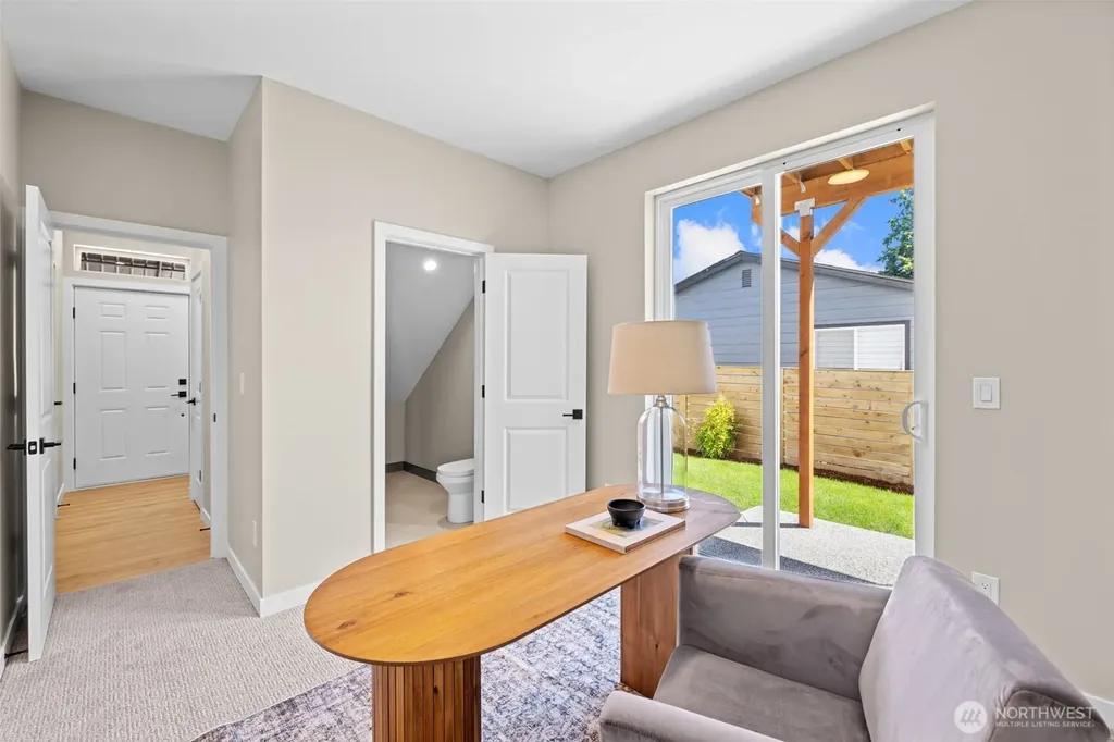 2526 State Street Everett WA 98201