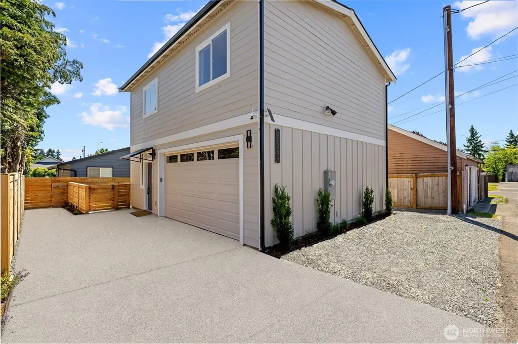 2526 State Street Everett WA 98201