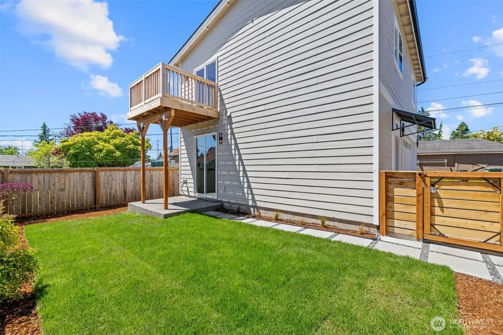 2526 State Street Everett WA 98201
