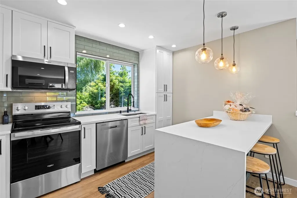 2526 State Street Everett WA 98201