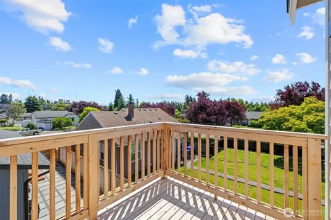 2526 State Street Everett WA 98201