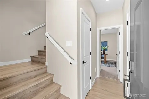 2526 State Street Everett WA 98201