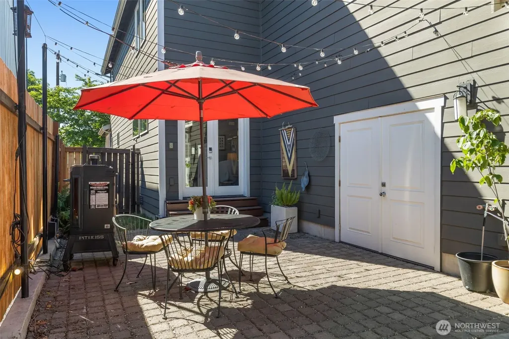 6916 Flora Avenue S Seattle WA 98108
