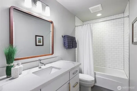 6916 Flora Avenue S Seattle WA 98108