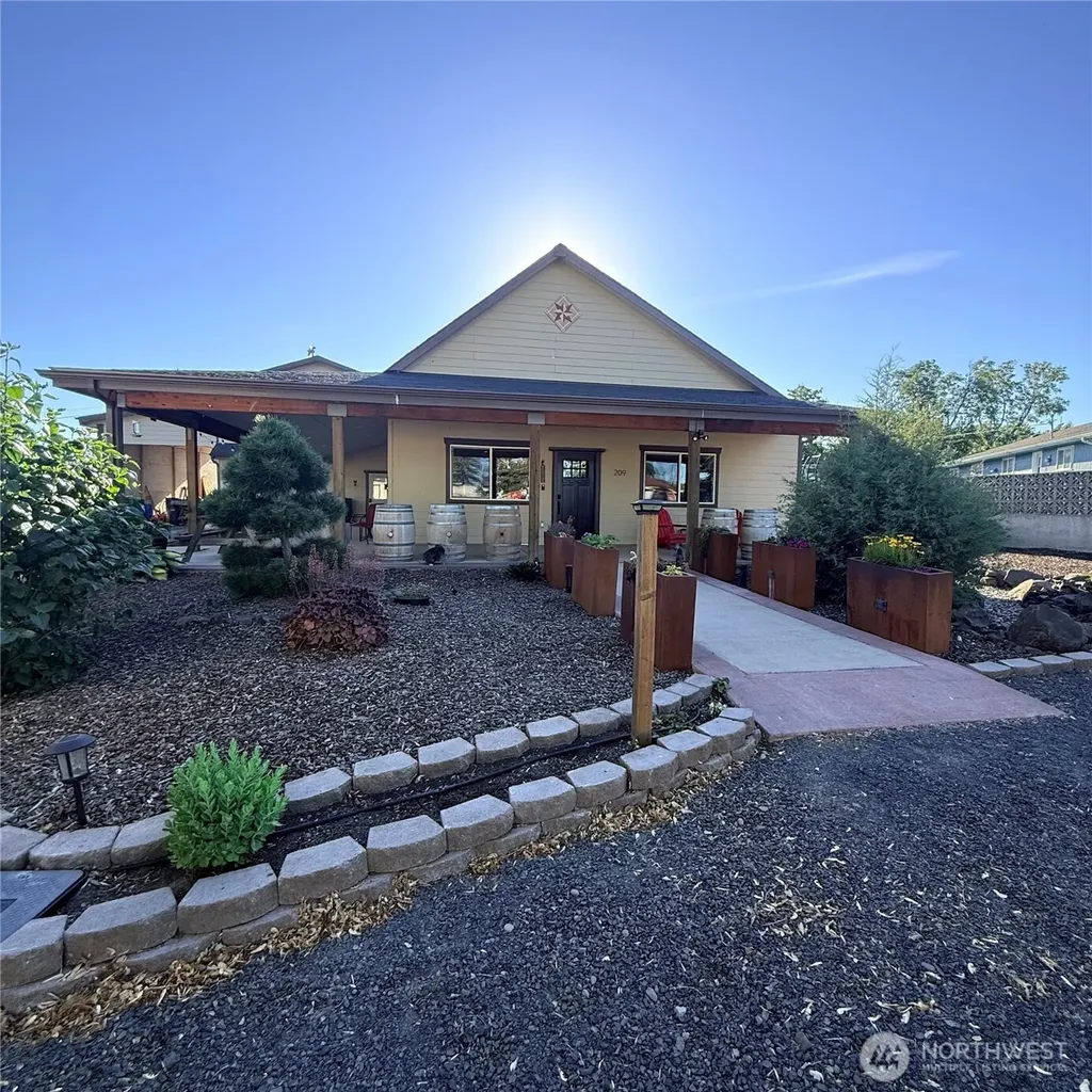 209 S B Street Prescott WA 99348