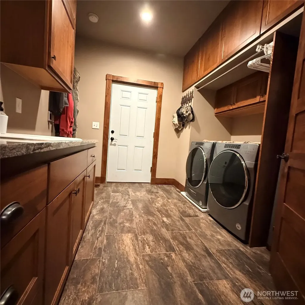 209 S B Street Prescott WA 99348