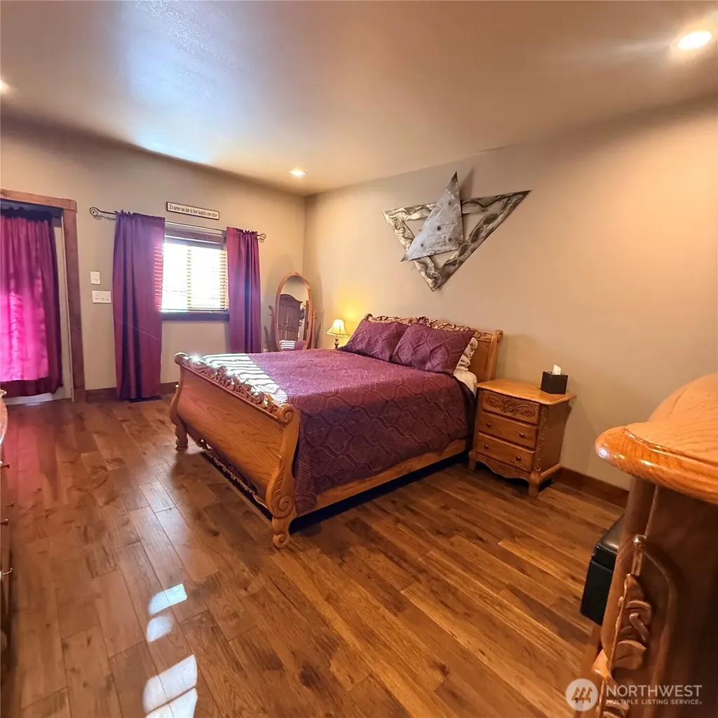 209 S B Street Prescott WA 99348