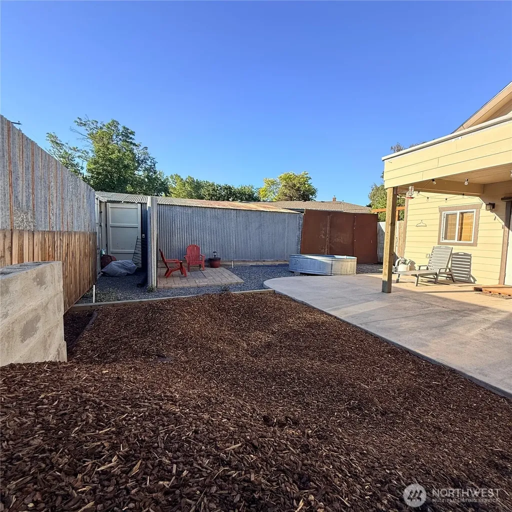 209 S B Street Prescott WA 99348