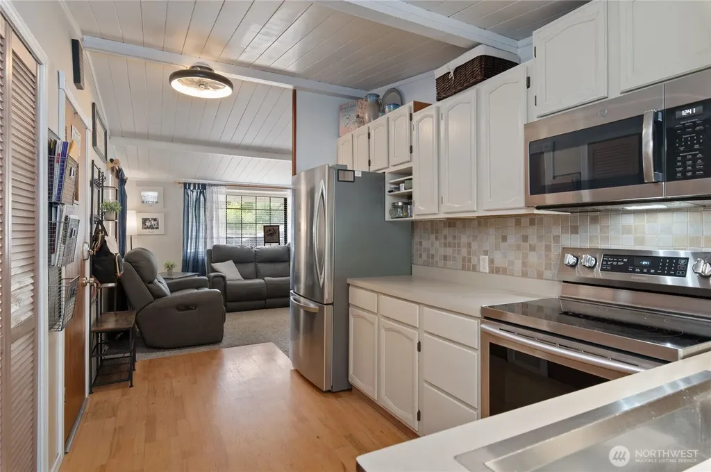 4039 SE Harriet Street Port Orchard WA 98366