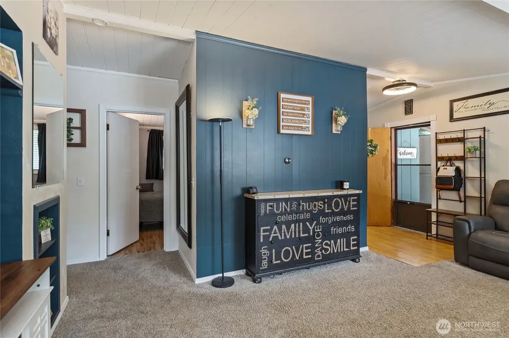 4039 SE Harriet Street Port Orchard WA 98366