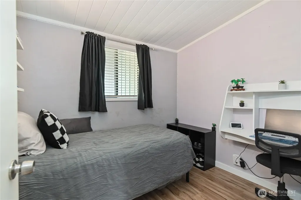 4039 SE Harriet Street Port Orchard WA 98366
