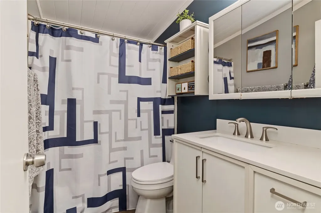 4039 SE Harriet Street Port Orchard WA 98366