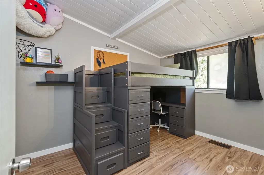 4039 SE Harriet Street Port Orchard WA 98366