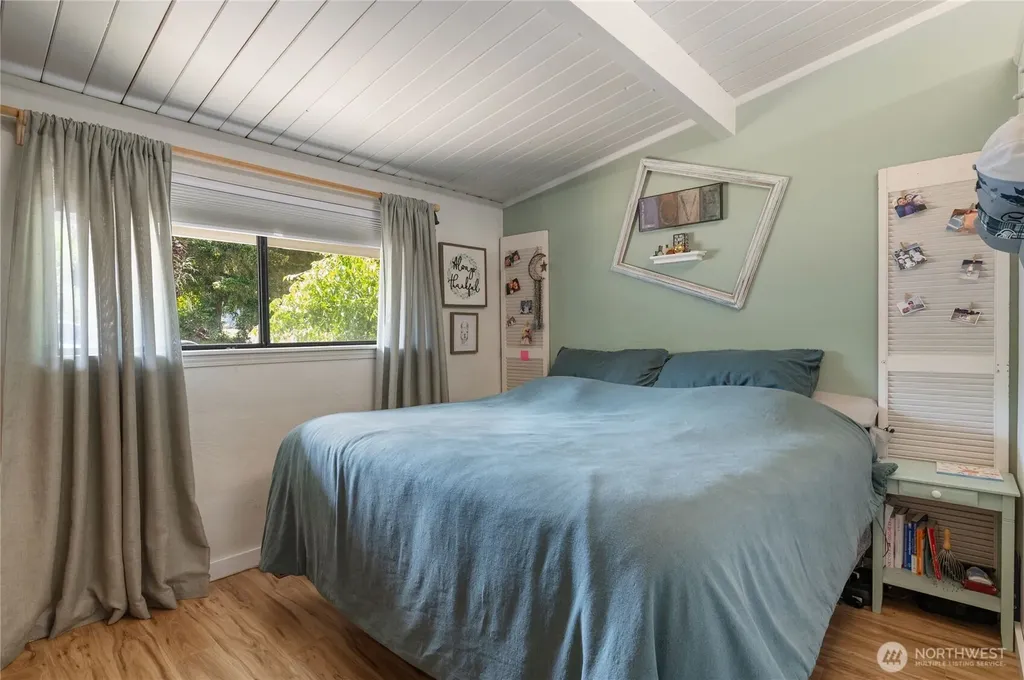 4039 SE Harriet Street Port Orchard WA 98366