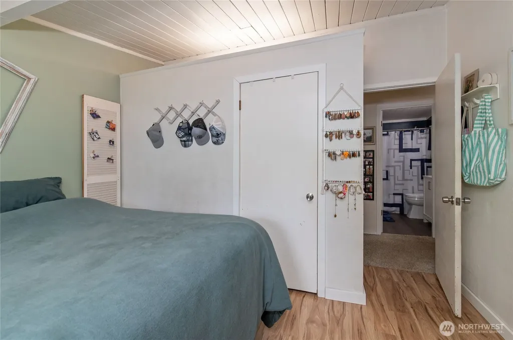 4039 SE Harriet Street Port Orchard WA 98366