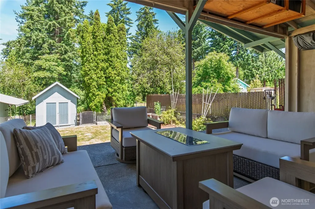 4039 SE Harriet Street Port Orchard WA 98366