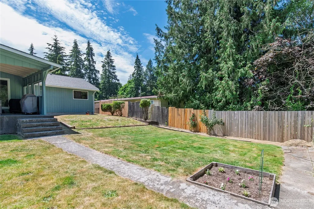 4039 SE Harriet Street Port Orchard WA 98366