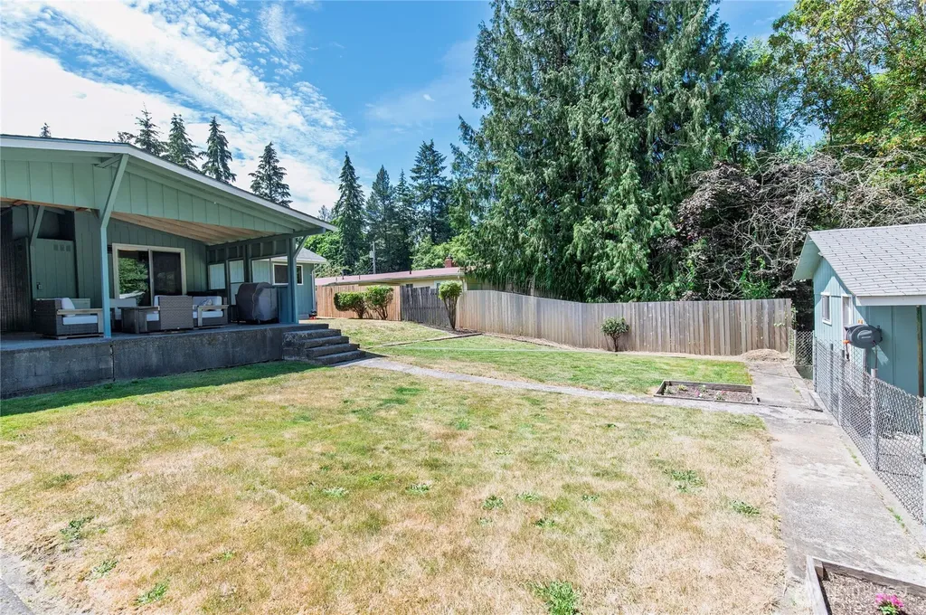 4039 SE Harriet Street Port Orchard WA 98366