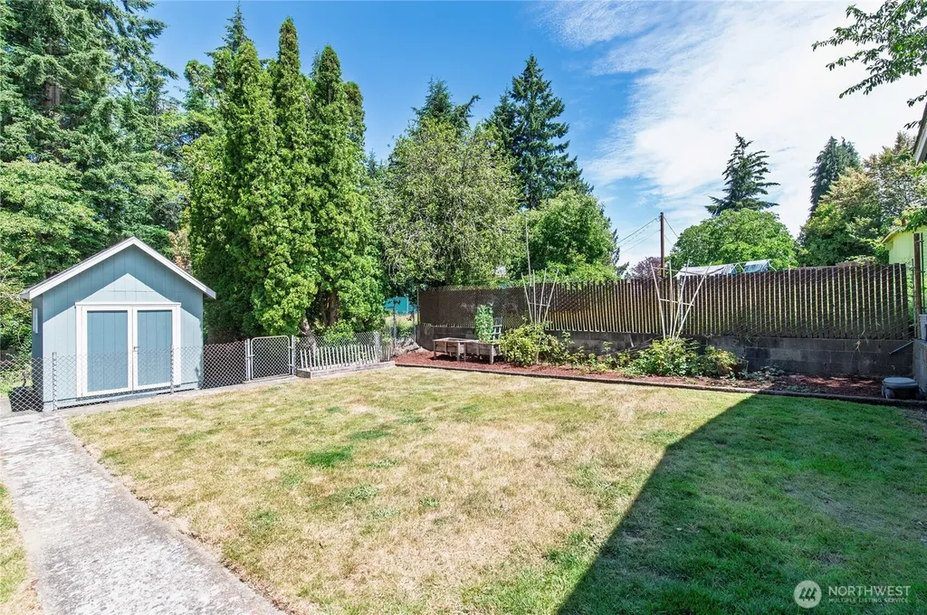 4039 SE Harriet Street Port Orchard WA 98366