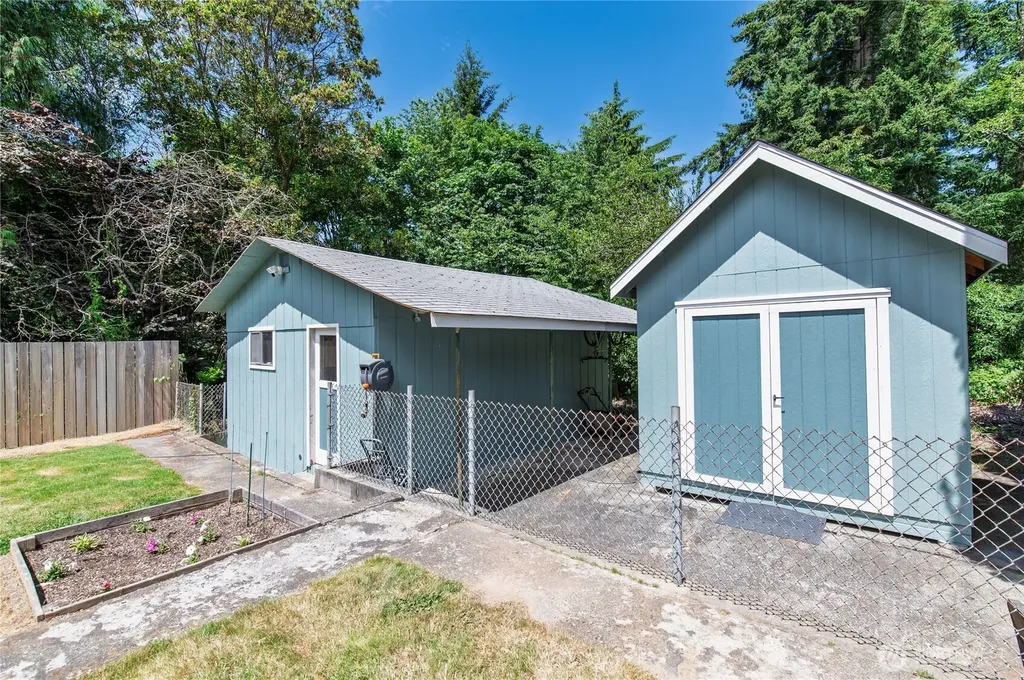 4039 SE Harriet Street Port Orchard WA 98366