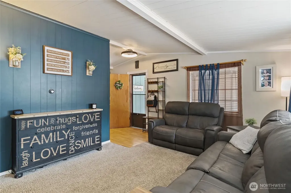 4039 SE Harriet Street Port Orchard WA 98366