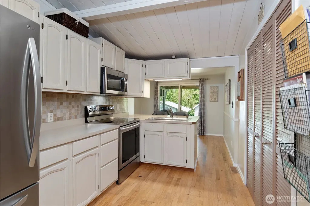 4039 SE Harriet Street Port Orchard WA 98366